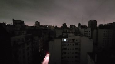 Amplio apagón afectó a numerosos barrios de la Ciudad y la zona norte del AMBA